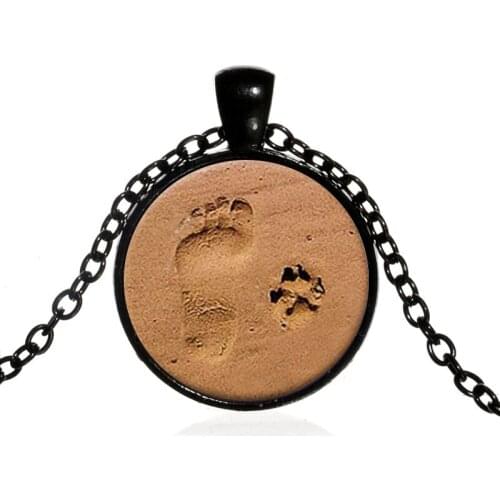 New fashion footprints dog paw print pendant necklace beach footprint dog paw print pendant necklace men and women favorite neck