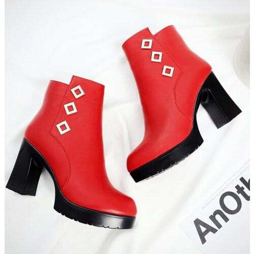 2018 autumn and winter new Martin boots wild waterproof platform thick with high-heeled red booties 40-43 yards womens boots