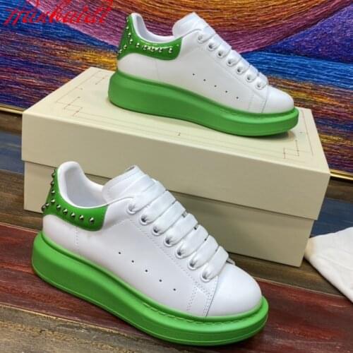 Genuine Leather Men Womens Sneakers Fashion Rivets Lace Up Plaftorm Wedges Women Mens Casual Shoes Runway Outfit Trainers Sneake