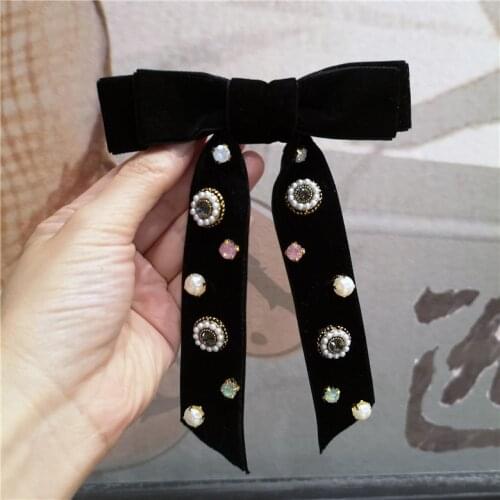 Korean Velvet Bow Tie Black College Brooch Pearl Rhinestone Neckline Shirt Collar Pin for Women Uniform Bowtie Party Accessories