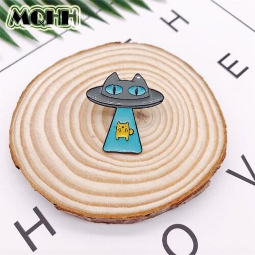 Creative Cartoon Animal Alien Eye UFO Cat Enamel Brooch Alloy Badge T-shirt Bag Pin Accessories Woman Jewelry Gift For Kid