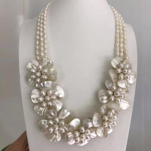 Beautiful Natural FW Pearl Flower Necklace White MOP Shell Bridal Wedding Jewelry