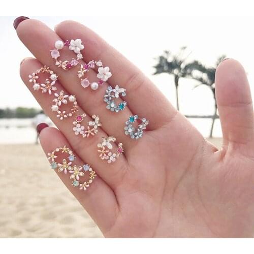 Women Stud Earrings Shiny Multicolor Rhinestone Flower Stud Earrings Sweet Fashion Wreath Ear Jewelry