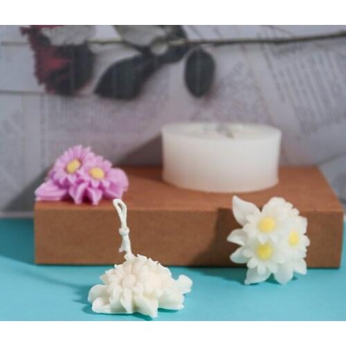 3d Small Daisy Soap Mold Manual Chocolate Biscuit Mold Cake Decor DIY Soap Silicone Mold 3D Flower Aromatherapy mold