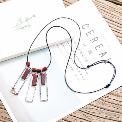 Womens Long Chain Square Necklace Vintage Wooden Beads Jewelry Necklace&Pendants Female Neck Decoration Suspension Accessories