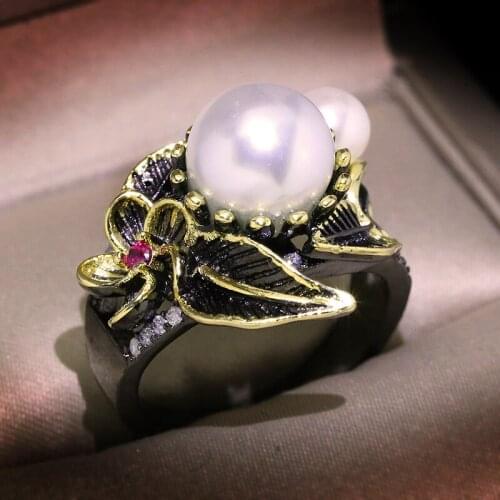 Original design retro diamond flower pearl black gold ring luxury and elegant ladies attending party banquet silver jewelry