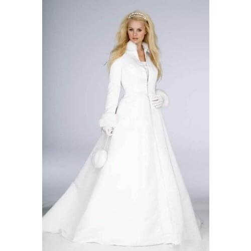 New Arrival Winter Bridal Dresses 2021 feather two pieces Floor Length Long Sleeve Warm Coat outdoor Wedding Dress