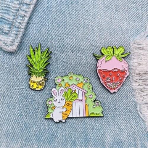 Cartoon Cute Sweet Animal Bunny House Enamel Brooch Plant Fruit Pineapple Strawberry Alloy Pins Badge Woman Fashion Jewelry Gift