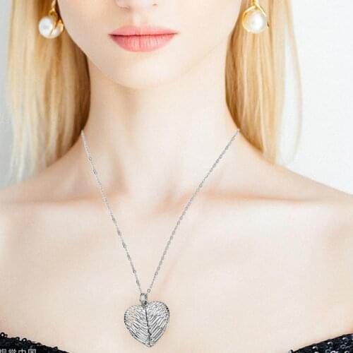 Necklace Pendant Angel Wing Pattern Lockable Photo Blank Alloy Love Shape Angel Wing Chain Blank Sublimation Necklace for Women