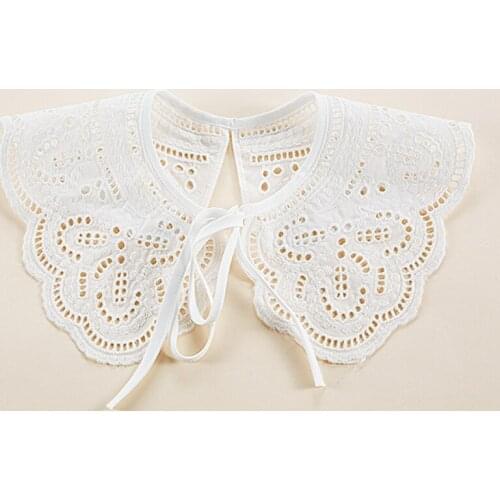 Women Hollow Out Dragonfly White False Collar Jacquard Shawl Necklace Capelet Q1QA