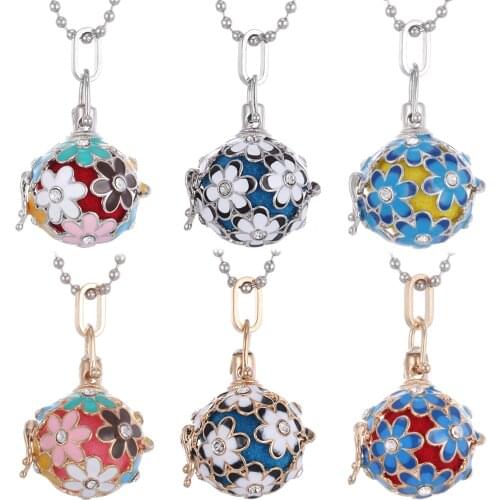 Aromatherapy Jewelry Diffuser Pendant Perfume Essential Oil Diffuser Pendant Necklace Rhinestone Flower Box Cage Locket Necklace