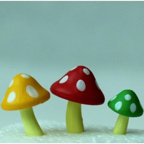 Mini Garden Miniatures Fairy Garden Ornament Decoration Resin Bonsai Terrarium Figurines 3Pcs Mushroom Micro Landscape