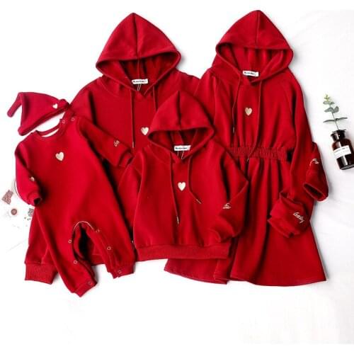 New Year Red Family Matching Outfits Sweatshirt Mommy And Me Hoodies Dress Baby Bodysuits With Hat Mother Father Daughter Son