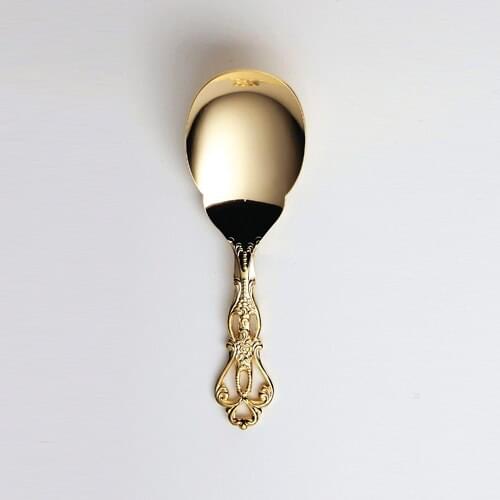 The predetermined Japanese brand retro carved hollow stainless steel tableware hot little golden golden and silver spoons