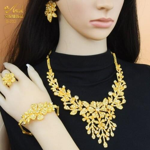 Luxury Woman African Jewelry Sets Dubai Gold Plated Nigerian Wedding Bridal Crystal Diamond Necklace Earrings Bracelet Rings Set