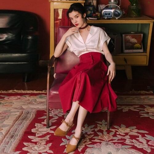 2020 Fashion The New Satin V-neck Shirt + Large Swing Skirt Two-piece Suit Free Shipping