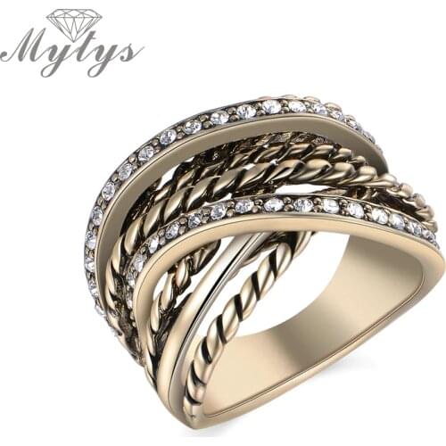 Mytys Retro Old Jewelry Chunky Ring Bronze Metal Line Twist Geometric Invisible Crystal Setting Reaationary Ring for Women R1215