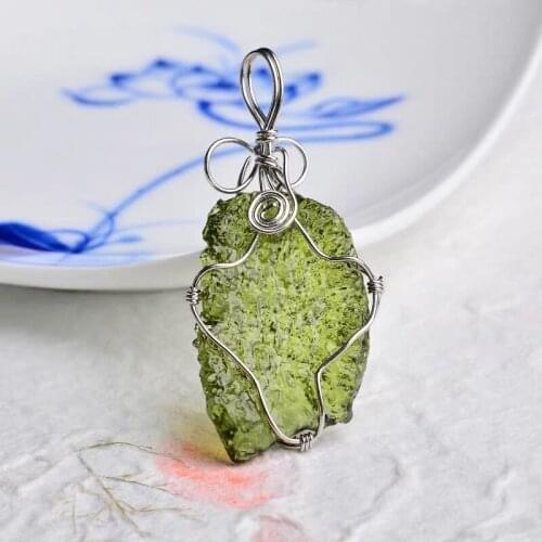 Hot Sale AAAAA+ Natural Moldavite green aerolites crystal stone pendant energy apotropaic7g-9g/ lot+ free rope Unique Necklace