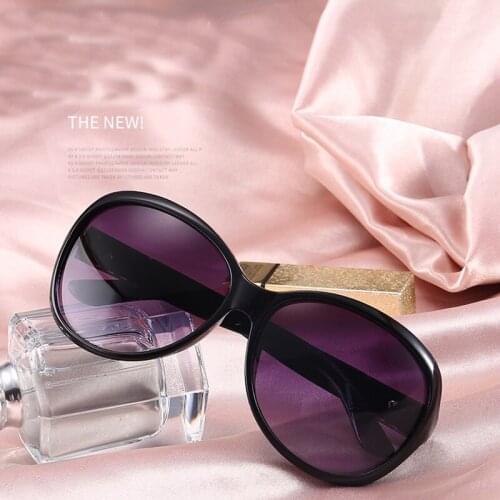 Round Sunglasses Women 2021 Black Oversized Sunglasses Retro Vintage Big Sun Glasses Shades For Women Zonnebril Dames