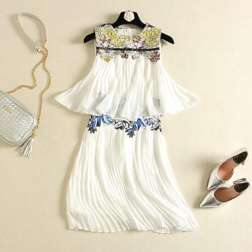 Clearance sale The new Europe and the United States womens spring sleeveless plait falbala embroidered pressure swing dress