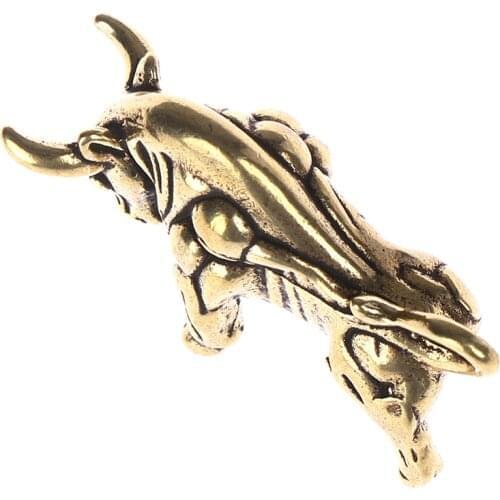 1PC Mini Portable Retro Brass Bull Statue Sculpture Hand Toy Gift Keychain Ornament Home Office Desk Decorative Ornament