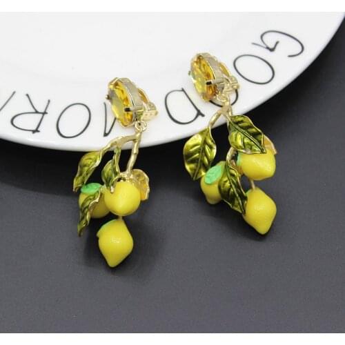 Baroque palace retro orange ear clip fashion catwalk section Baroque earrings large circle temperament retro big earrings 183