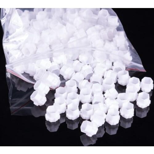 200 Pcs Tattoo Ink Cups Caps Can be Buckled Disposable Tattoo Cleaning Supplies Permanent Makeup Pigment Cup Random Splicing