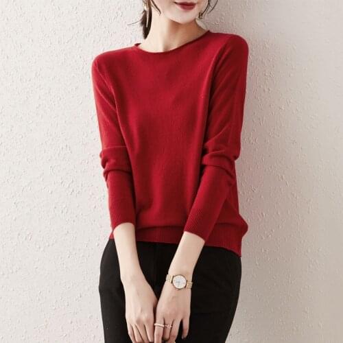 Enjoy grade seamless one-piece round neck knitted bottomed sweater for women