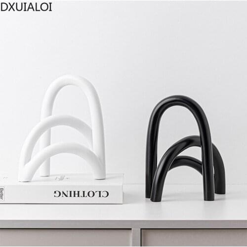 Modern minimalist geometric art line arc decoration resin crafts irregular office shopping mall living room desktop decoration