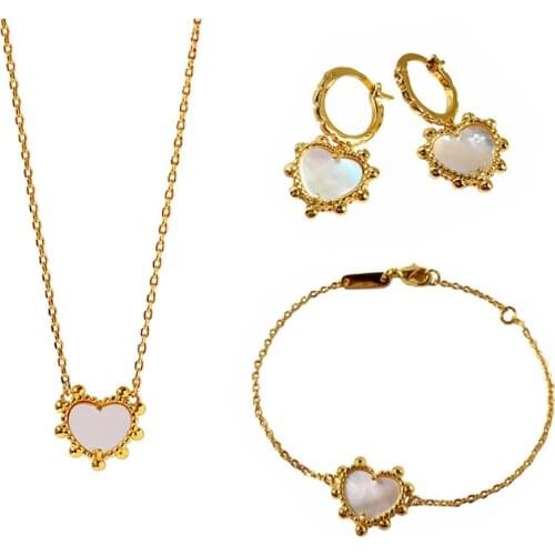 Classics Heart Style Cute Red White Blue Pink Black Pendant Copper Clavicle Chain Necklace Bracelet Women Popular Jewelry Sets