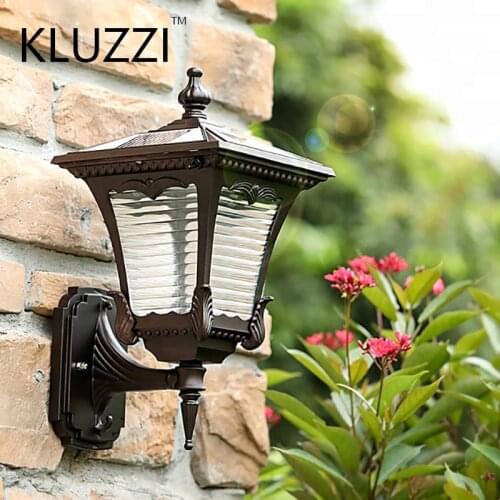 KLUZZI Outdoor Antique European Style Wall Lamp Aluminum IP55 Waterproof Led Outdoor Solar Powered Wall Light garden light