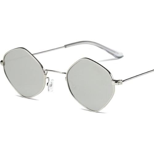 Fashion Sunglasses Women Popular Brand Designer Luxury Sunglasses Lady Summer Style Sun Glasses Female Rivet Shades UV400