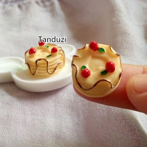 Tanduzi Wholesale 100PCS Resin Cake Miniature Birthday Cakes Strawberry Cream Cakes Dollhouse Food Kawaii Cabochons Decoration
