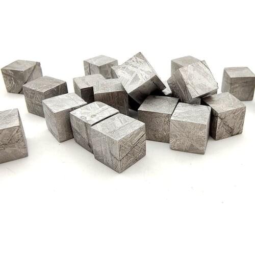 Swedish M iron meteorite cube natural IVA octahedron nickel-iron meteorite small cube sky iron energy specimen 1cm side length