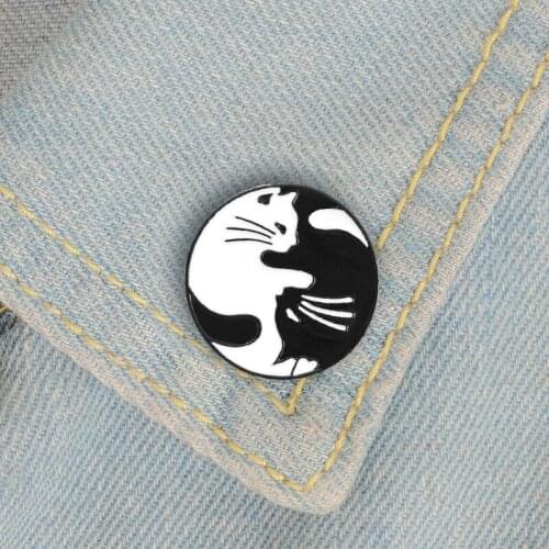 MINGQI Cartoon Black White Tai Chi Cats Enamel Pin Hugging Cats Badge Brooch Bag Clothes Lapel Pin Animal Jewelry Accessories