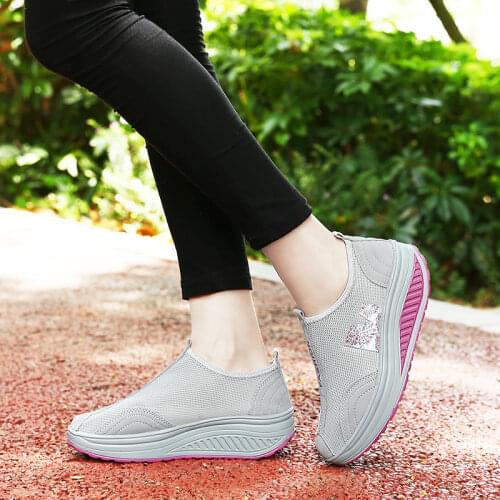 Women Shake Shoes Mesh Breathable Chunky Sneakers Casual Loafers Walking Sneaker Athletic Sports Shoe