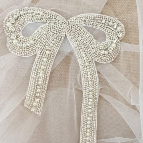 1 Piece 3D Rhinestone Pearl Beaded Bow Haute Couture Applique Iron on Lace Motif Patch Bowtie Flower Gril Dress Bridal Sash Belt