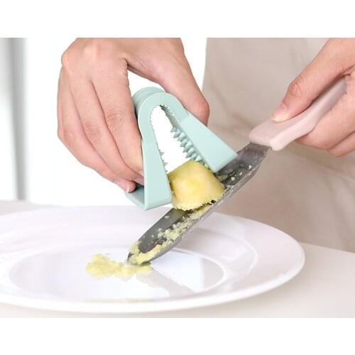 1Pc Safety plastic Finger Hand Protector Guard Knife Cut Finger Protection Vegetable Cutting Hand Guard Kitchen Tool Gadgets