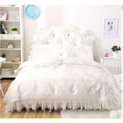 New Embroidery Luxury Layers Bedding Set Sweet Princess Lace Edge Duvet Cover Wedding Decorative Bedding Bed Sheet Cover Set