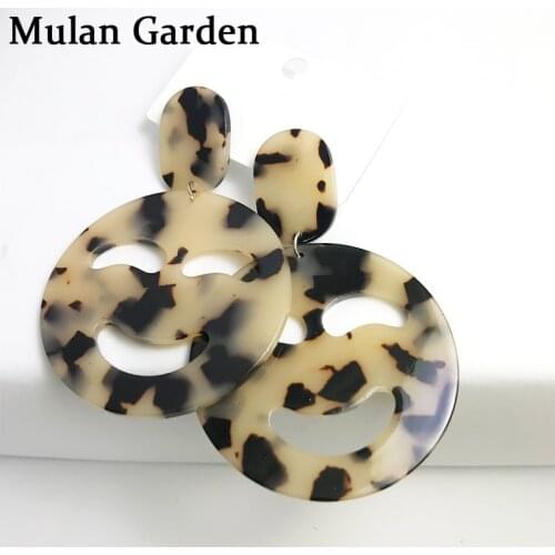 M&G Vintage Hollow Smiley Face Leopard Earrings Round Acetic Acid Pendant Statement Acrylic Earrings Fashion Jewelry Accessories