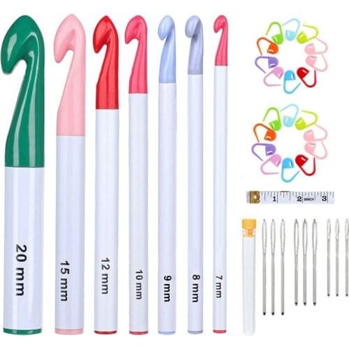 7 Pieces Colorful Crochet Hooks Plastic Handle Needles Knitting Needles Thick Crochet Scarf Tool Set 7/8/9/10/12/15/20mm