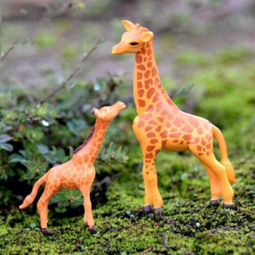 ZOCDOU 2 Pieces Giraffe Deer Veld Mother and Son African Grassland Model Ghana Small Figurine Crafts Figure Ornament Miniatures