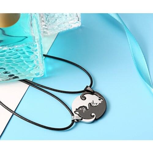 Stainless Steel Simple Animal Cat Pendant Black White Kitten Hug Round Couple Stitching Statement Necklace Pendants