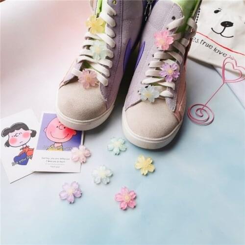 1PCS DIY Flowers Shoe Buckle Girls And Childrens Shoes Accessories Trend Creative Shoelaces Decorative Shoes Accessories