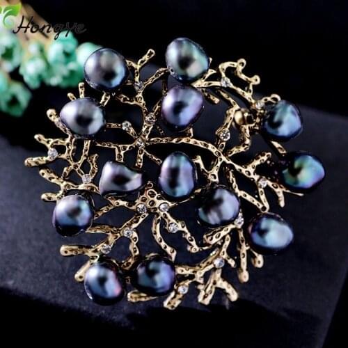 Hongye New Fashion Natural Baroque Pearl Brooches Women High Quality Pin Accessories Anniversary/Birthday Dress Jewelry 2020