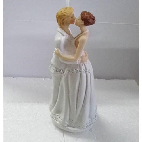 Wholesale 20pcs/LOT Wholesale Resin Figurines lesbian Wedding Cake Topper for Wedding Table Cake Decorations