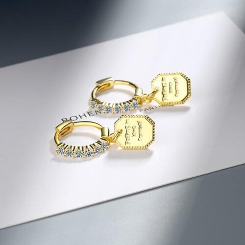 New Fashion Elegant Dazzling Crystal Hoop Earrings Shiny Small Huggies With Creative Square Pendants Charm Earring For Women