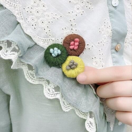 Johnature 2021 New Mori Brooch Accessory All Match Vintage Handmade Crochet Simple Women Clothing Brooch