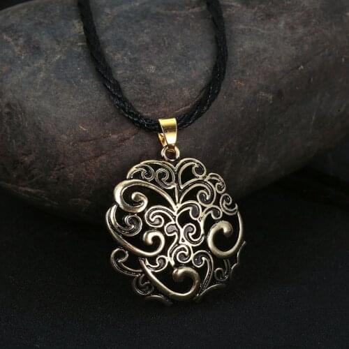 Antique Palace Style Auspicious Clouds Necklaces for Men Women Vines Metal Pendant Vintage Ethnic Lucky Jewelry Gift