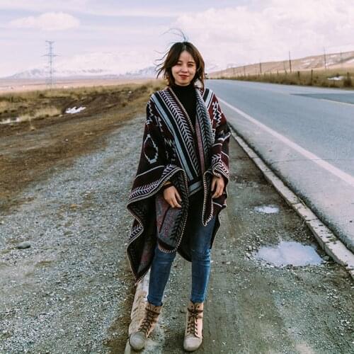 Qinghai Tibetan plateau grassland resort wind cloak geometric pattern thickening multi-functional warm shawl travel blanket